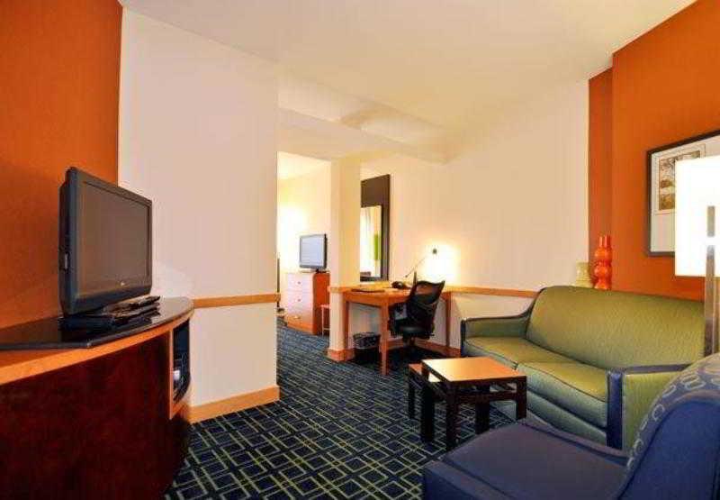 Fairfield Inn & Suites טהאצ'פי מראה חיצוני תמונה