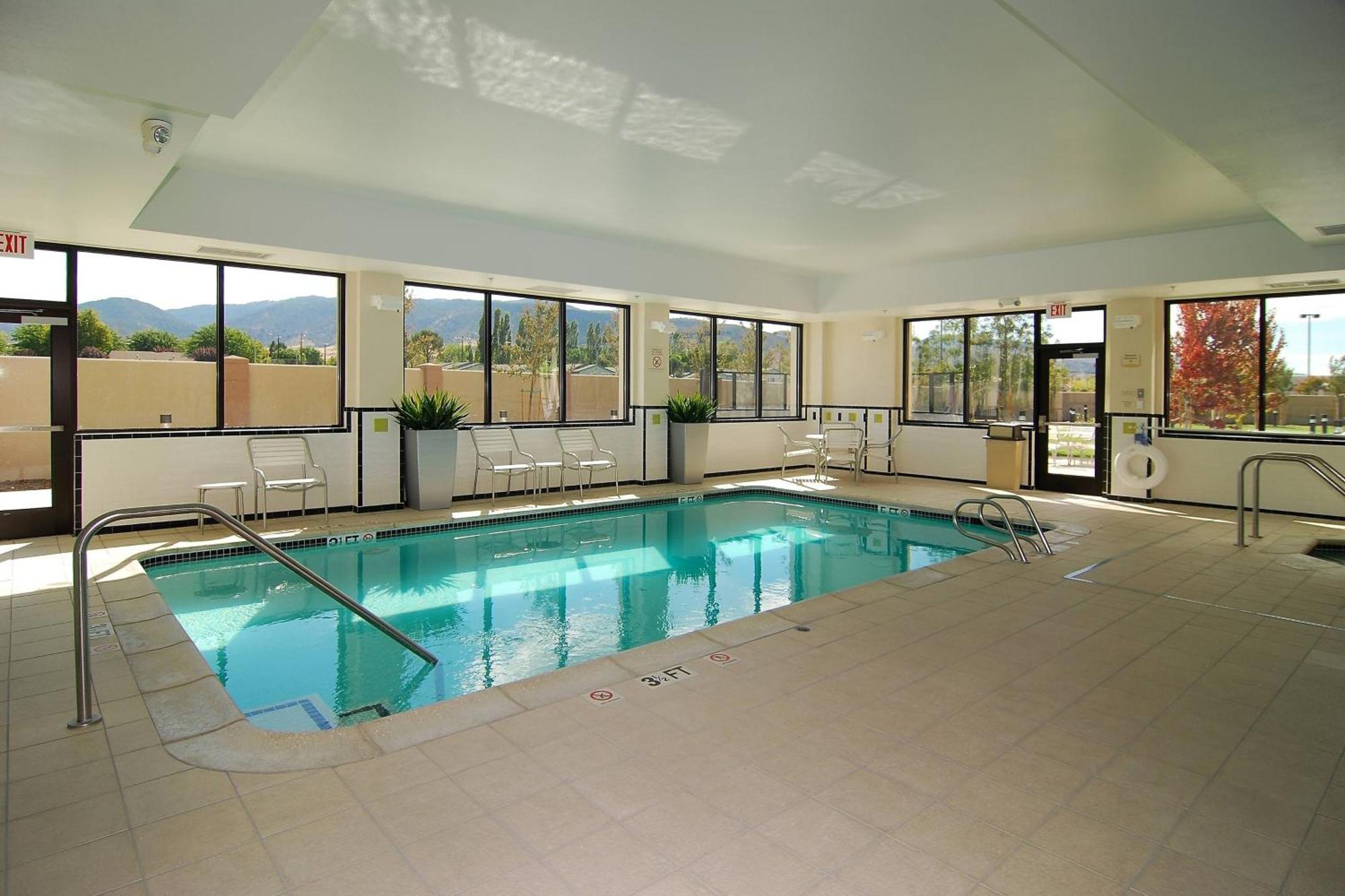 Fairfield Inn & Suites טהאצ'פי מתקנים תמונה