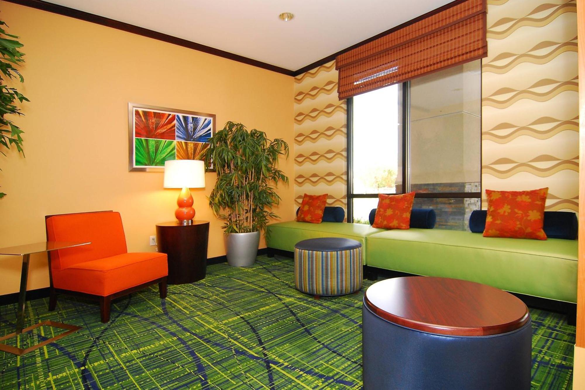 Fairfield Inn & Suites טהאצ'פי מראה פנימי תמונה